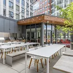 Modern Apt With Gym & Terrace