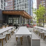Modern Apt With Gym & Terrace