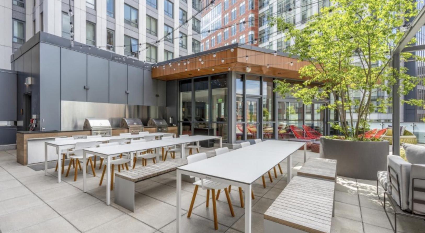 Modern With Gym & Terrace Apartment Cambridge